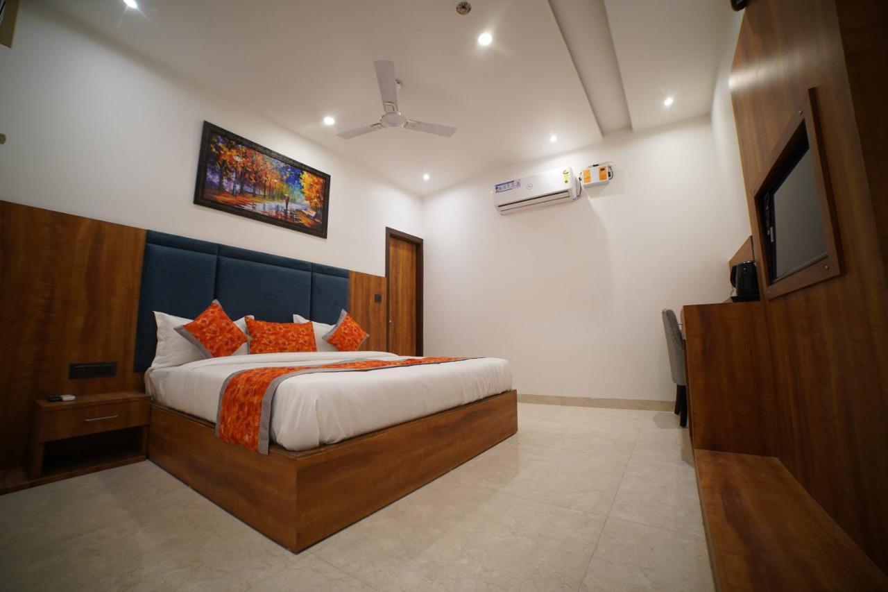 Hotel Elite - 5 Mins From Golden Temple Amritsar Bagian luar foto